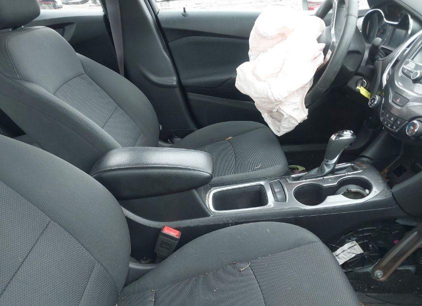 Photo 5 of 2017 Chevrolet Cruze LT (VIN 1G1BE5SM9H7100312)