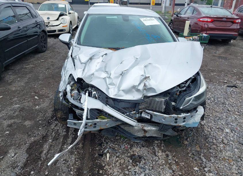 Photo 6 of 2017 Chevrolet Cruze LT (VIN 1G1BE5SM9H7100312)