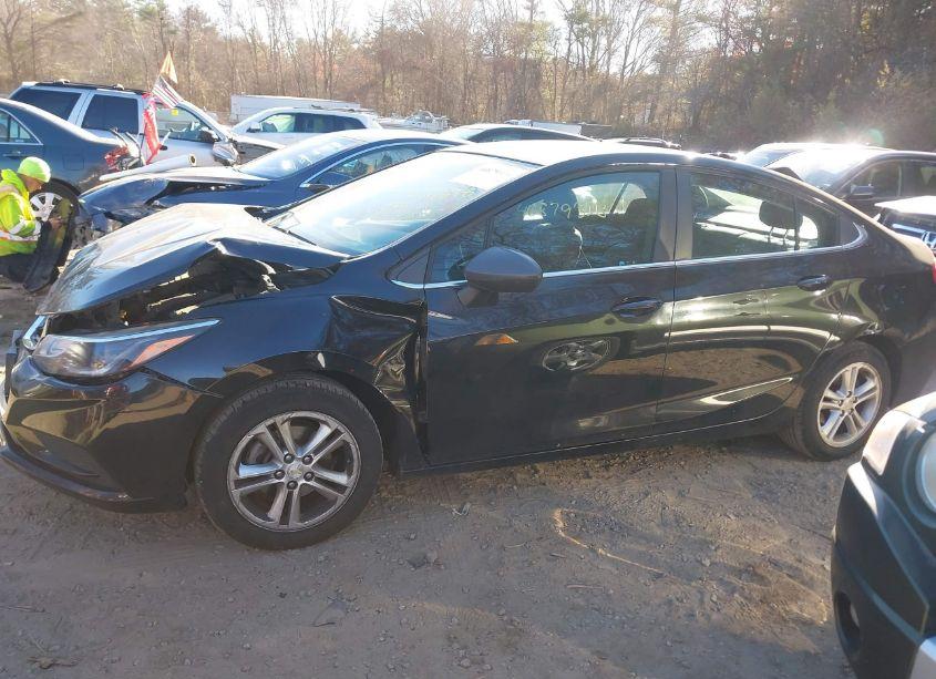 Photo 14 of 2017 Chevrolet Cruze LT AUTO (VIN 1G1BE5SM9H7102254)