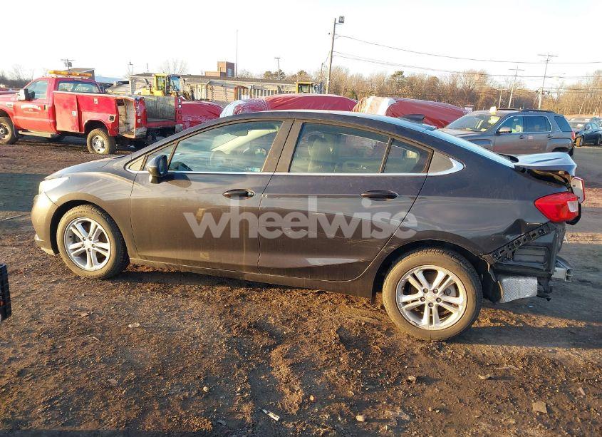 Photo 14 of 2017 Chevrolet Cruze LT AUTO (VIN 1G1BE5SM9H7106739)