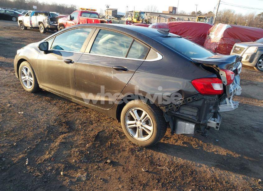 Photo 3 of 2017 Chevrolet Cruze LT AUTO (VIN 1G1BE5SM9H7106739)