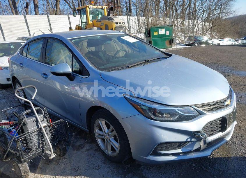 2017 Chevrolet Cruze LT AUTO (VIN 1G1BE5SM9H7130054) main photo