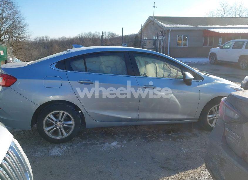 Photo 14 of 2017 Chevrolet Cruze LT AUTO (VIN 1G1BE5SM9H7130054)