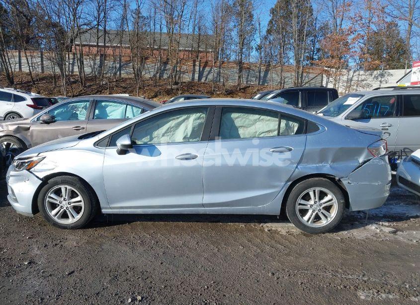Photo 15 of 2017 Chevrolet Cruze LT AUTO (VIN 1G1BE5SM9H7130054)
