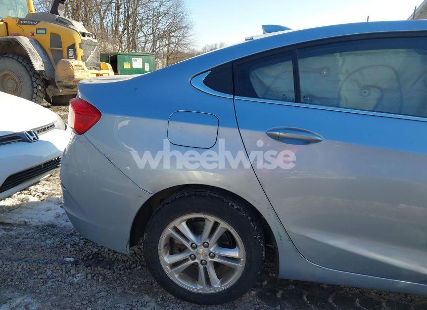 Photo 18 of 2017 Chevrolet Cruze LT AUTO (VIN 1G1BE5SM9H7130054)