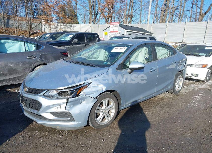 Photo 2 of 2017 Chevrolet Cruze LT AUTO (VIN 1G1BE5SM9H7130054)