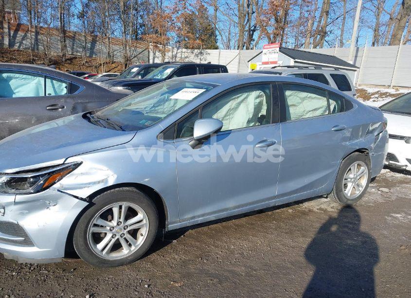 Photo 22 of 2017 Chevrolet Cruze LT AUTO (VIN 1G1BE5SM9H7130054)
