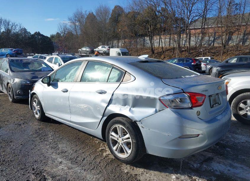 Photo 3 of 2017 Chevrolet Cruze LT AUTO (VIN 1G1BE5SM9H7130054)