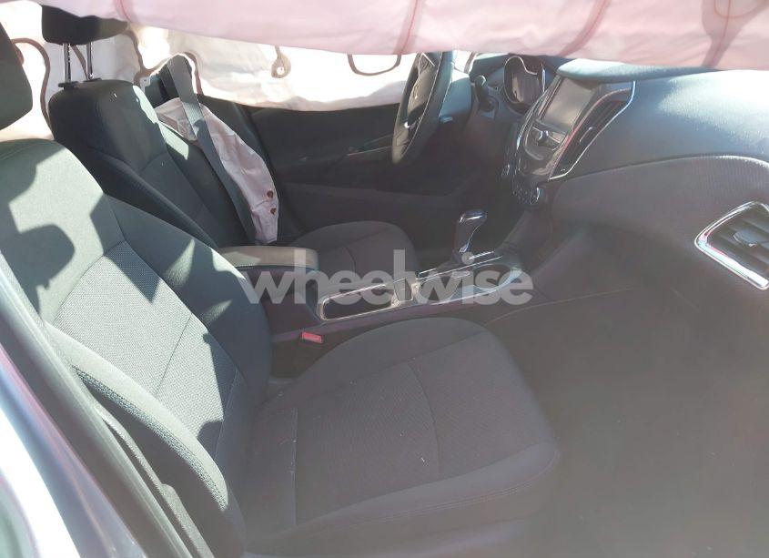 Photo 5 of 2017 Chevrolet Cruze LT AUTO (VIN 1G1BE5SM9H7130054)