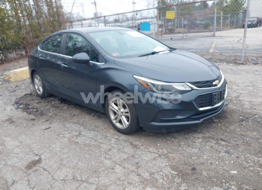 2017 Chevrolet Cruze LT AUTO (VIN 1G1BE5SM9H7139420) main photo