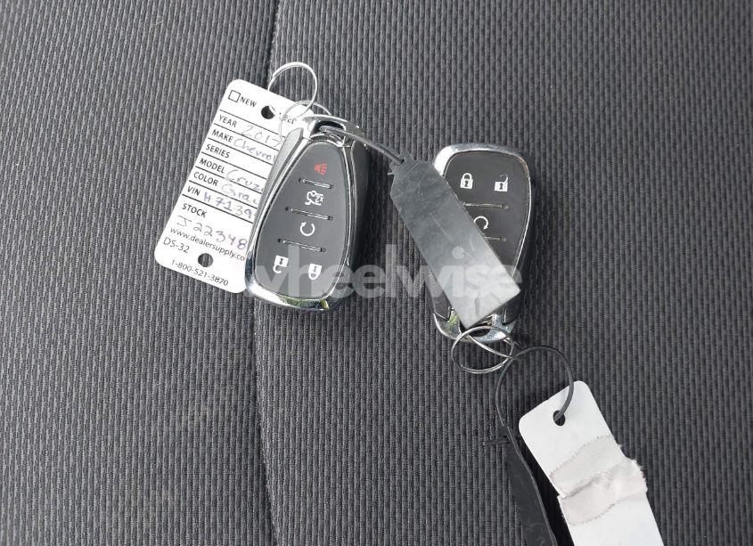 Photo 11 of 2017 Chevrolet Cruze LT AUTO (VIN 1G1BE5SM9H7139420)