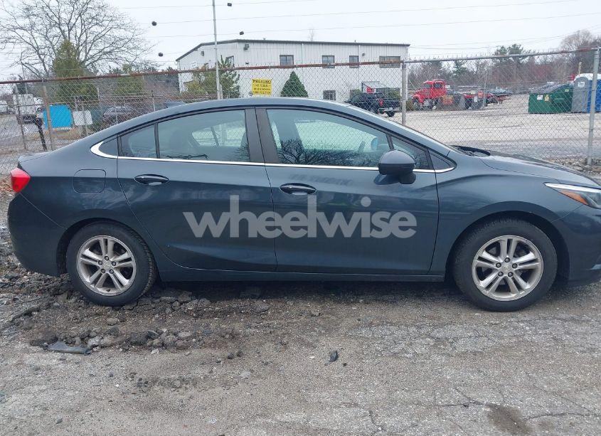 Photo 13 of 2017 Chevrolet Cruze LT AUTO (VIN 1G1BE5SM9H7139420)