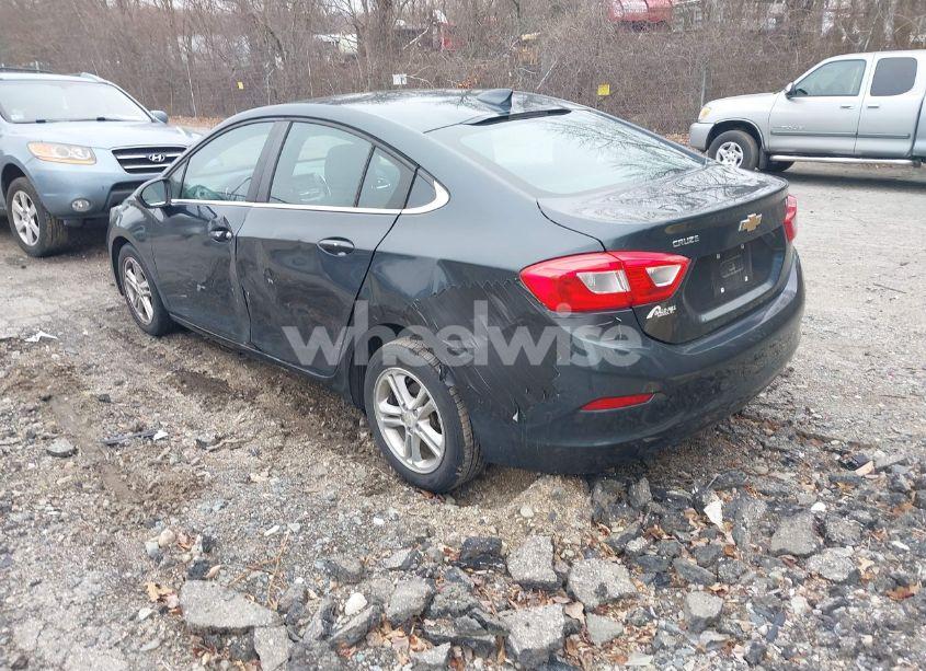 Photo 3 of 2017 Chevrolet Cruze LT AUTO (VIN 1G1BE5SM9H7139420)