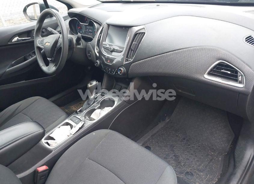 Photo 5 of 2017 Chevrolet Cruze LT AUTO (VIN 1G1BE5SM9H7139420)