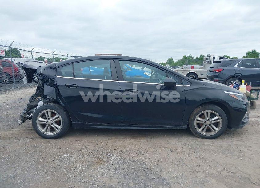 Photo 13 of 2017 Chevrolet Cruze LT AUTO (VIN 1G1BE5SM9H7146125)