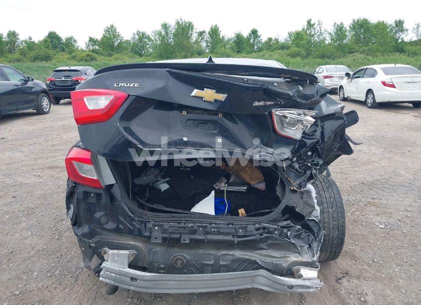 Photo 16 of 2017 Chevrolet Cruze LT AUTO (VIN 1G1BE5SM9H7146125)