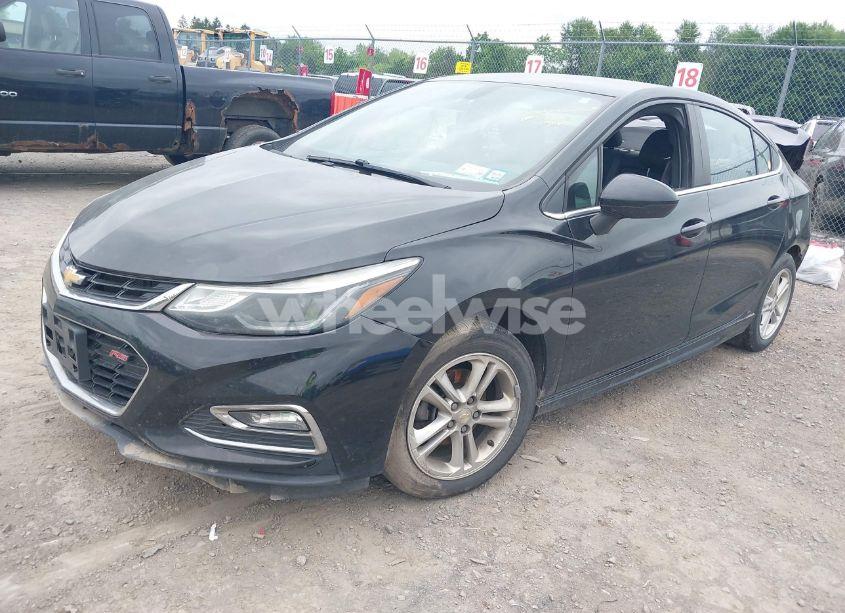 Photo 2 of 2017 Chevrolet Cruze LT AUTO (VIN 1G1BE5SM9H7146125)