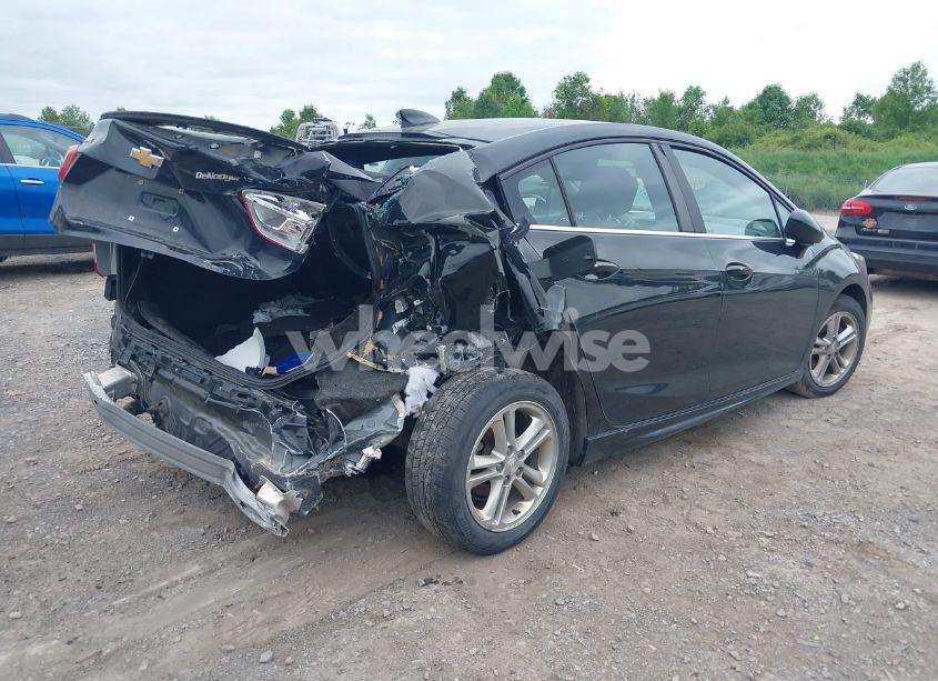 Photo 4 of 2017 Chevrolet Cruze LT AUTO (VIN 1G1BE5SM9H7146125)