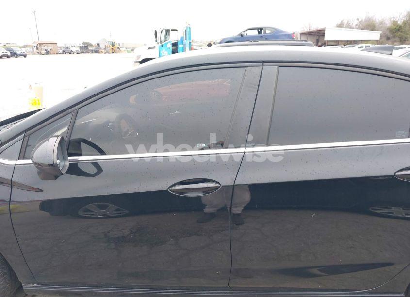 Photo 14 of 2017 Chevrolet Cruze LT AUTO (VIN 1G1BE5SM9H7182767)