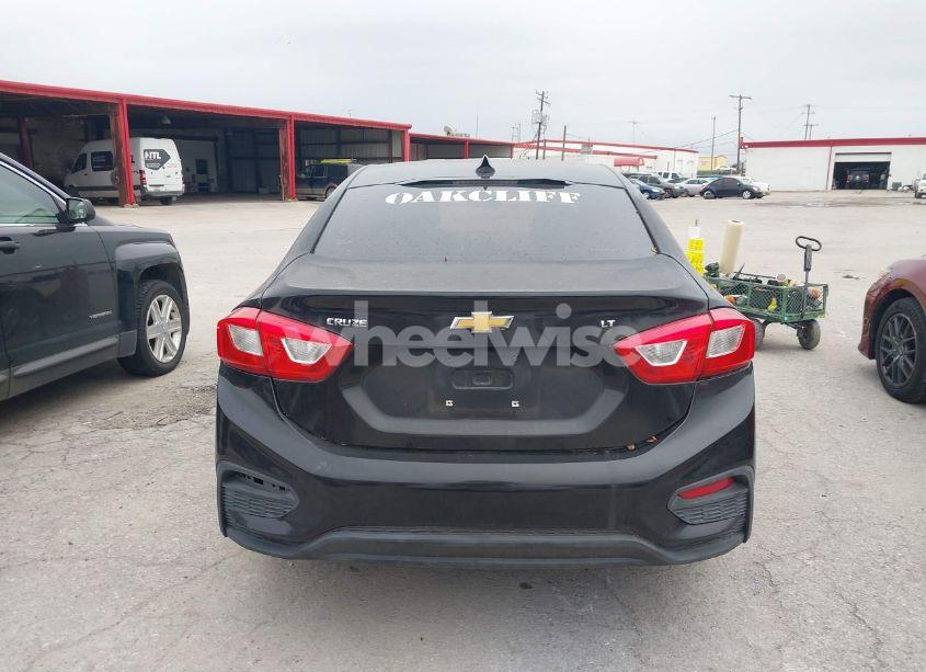 Photo 16 of 2017 Chevrolet Cruze LT AUTO (VIN 1G1BE5SM9H7182767)