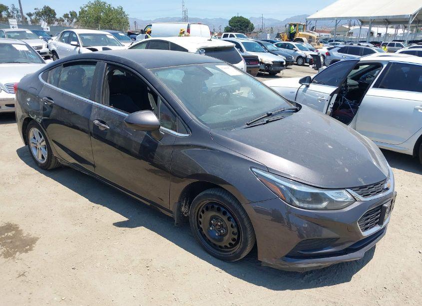 2017 Chevrolet Cruze LT AUTO (VIN 1G1BE5SM9H7191954) main photo