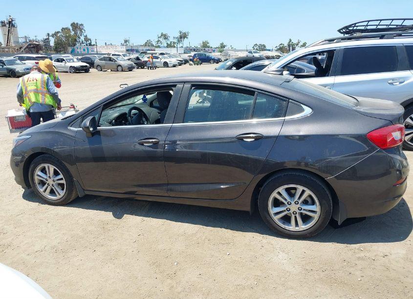 Photo 14 of 2017 Chevrolet Cruze LT AUTO (VIN 1G1BE5SM9H7191954)