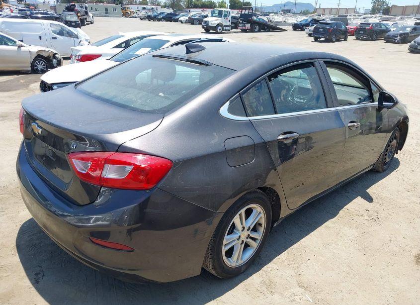 Photo 4 of 2017 Chevrolet Cruze LT AUTO (VIN 1G1BE5SM9H7191954)