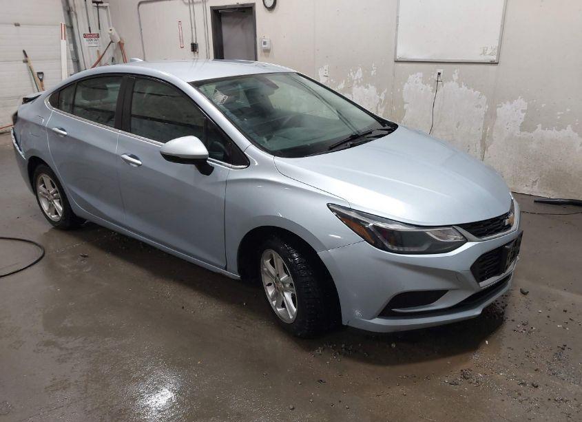 2017 Chevrolet Cruze LT AUTO (VIN 1G1BE5SM9H7195034) main photo