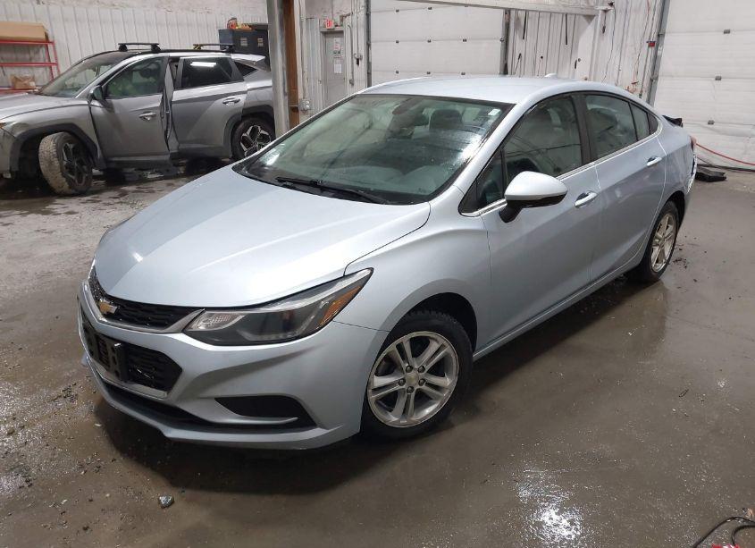 Photo 2 of 2017 Chevrolet Cruze LT AUTO (VIN 1G1BE5SM9H7195034)