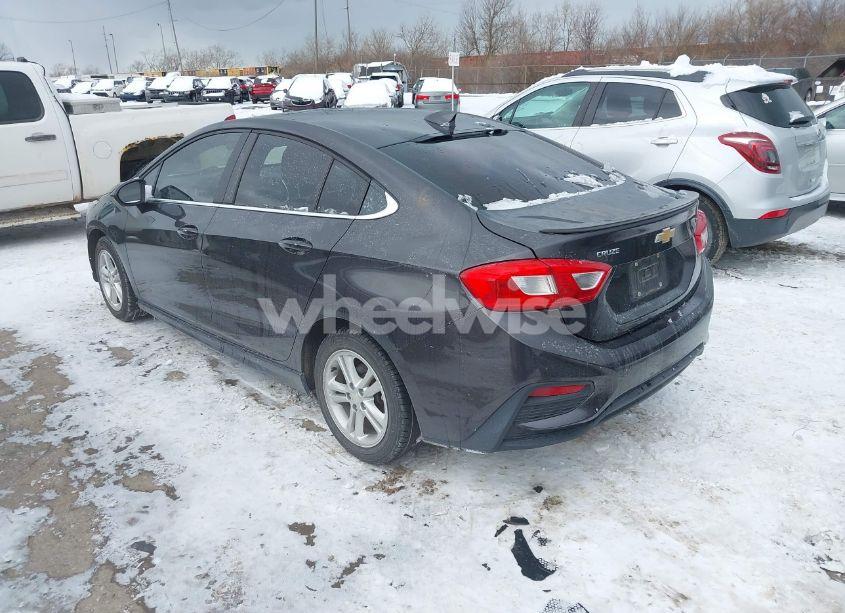Photo 3 of 2017 Chevrolet Cruze LT AUTO (VIN 1G1BE5SM9H7195342)