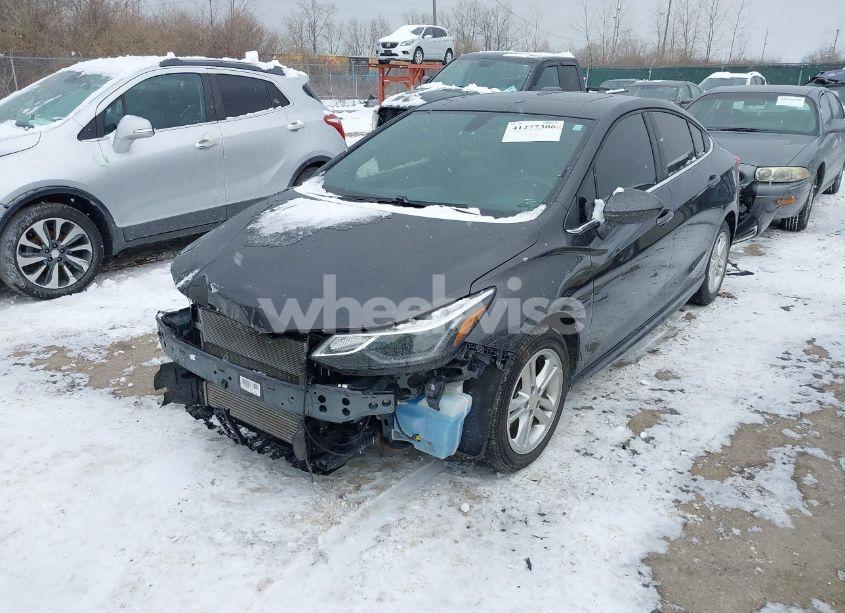 Photo 6 of 2017 Chevrolet Cruze LT AUTO (VIN 1G1BE5SM9H7195342)