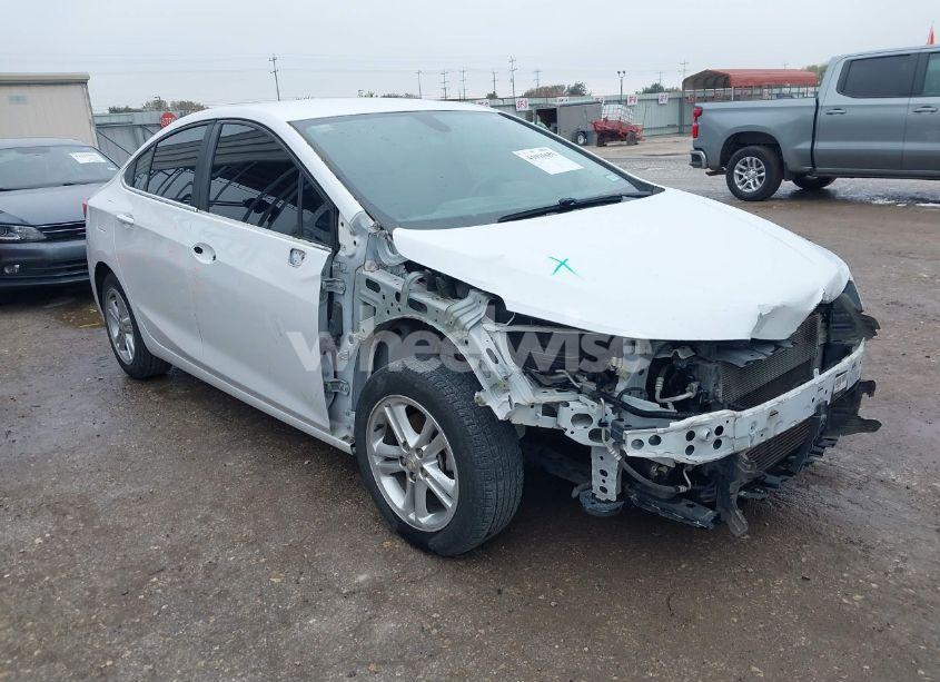 2017 Chevrolet Cruze LT AUTO (VIN 1G1BE5SM9H7208588) main photo