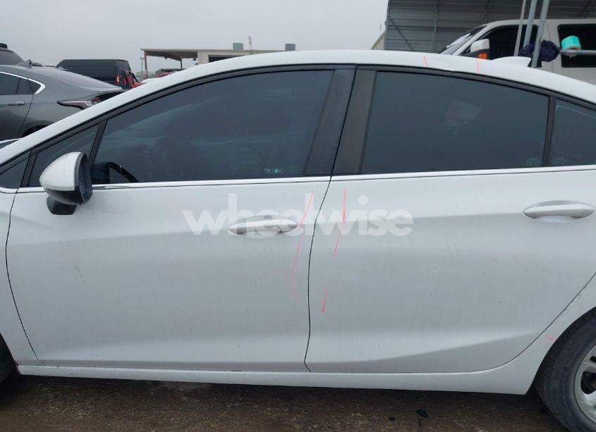 Photo 15 of 2017 Chevrolet Cruze LT AUTO (VIN 1G1BE5SM9H7208588)