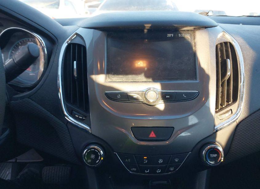 Photo 18 of 2017 Chevrolet Cruze LT AUTO (VIN 1G1BE5SM9H7215699)