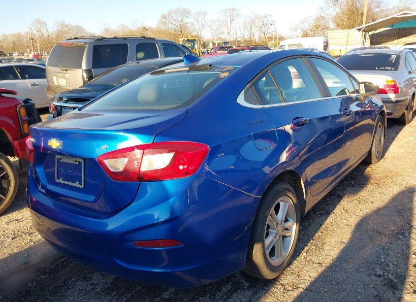 Photo 4 of 2017 Chevrolet Cruze LT AUTO (VIN 1G1BE5SM9H7215699)