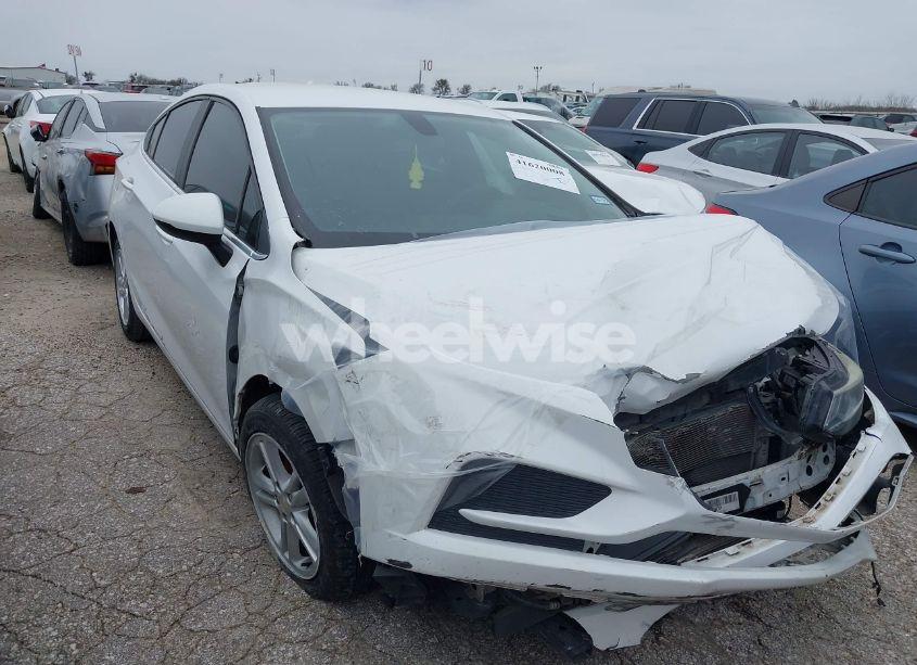 2017 Chevrolet Cruze LT AUTO (VIN 1G1BE5SM9H7229859) main photo