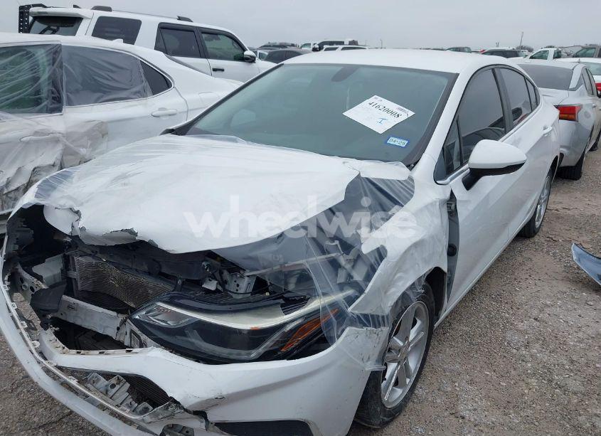 Photo 2 of 2017 Chevrolet Cruze LT AUTO (VIN 1G1BE5SM9H7229859)