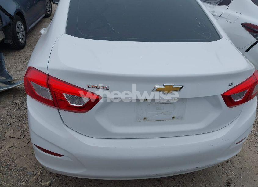 Photo 21 of 2017 Chevrolet Cruze LT AUTO (VIN 1G1BE5SM9H7229859)