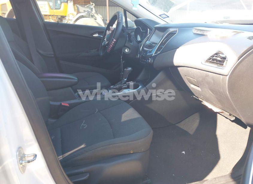 Photo 5 of 2017 Chevrolet Cruze LT AUTO (VIN 1G1BE5SM9H7229859)