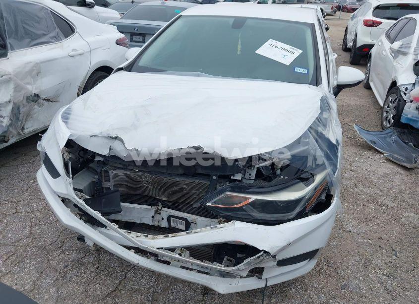 Photo 6 of 2017 Chevrolet Cruze LT AUTO (VIN 1G1BE5SM9H7229859)