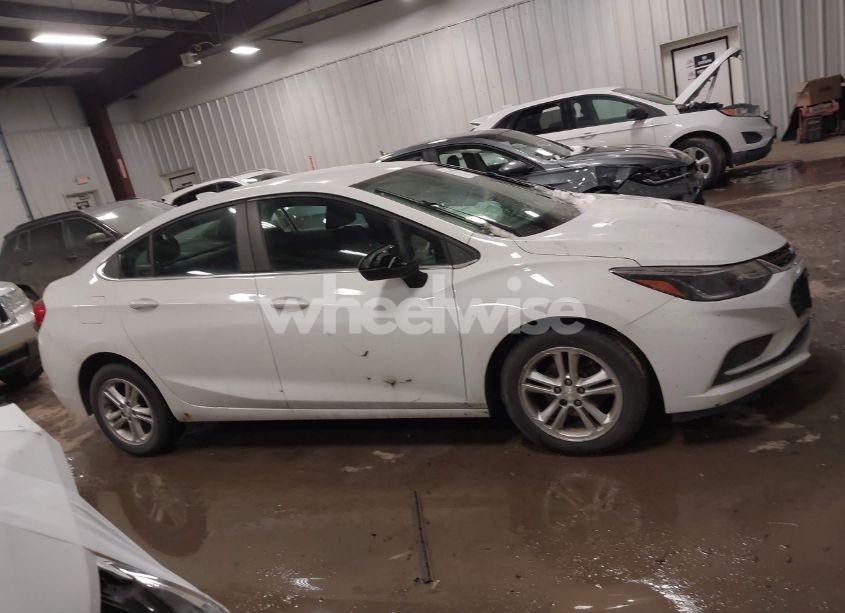 Photo 13 of 2017 Chevrolet Cruze LT AUTO (VIN 1G1BE5SM9H7233121)