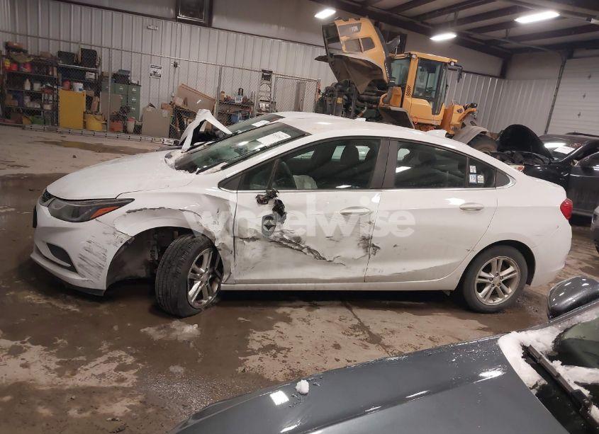 Photo 14 of 2017 Chevrolet Cruze LT AUTO (VIN 1G1BE5SM9H7233121)