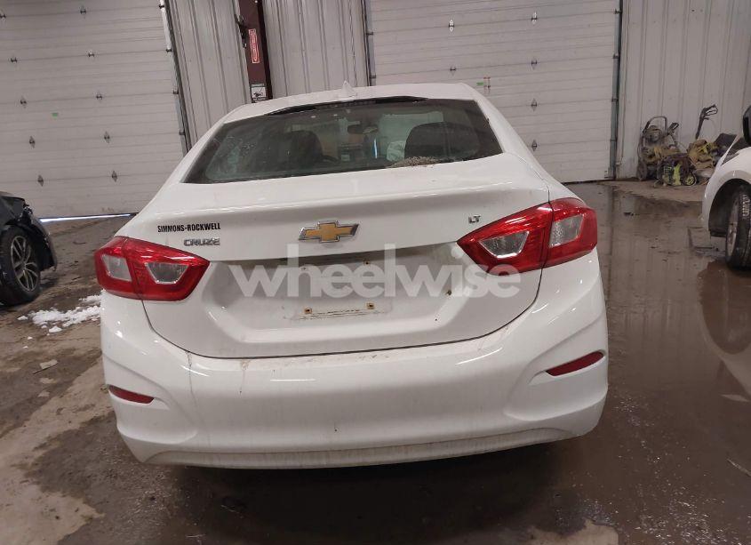 Photo 16 of 2017 Chevrolet Cruze LT AUTO (VIN 1G1BE5SM9H7233121)