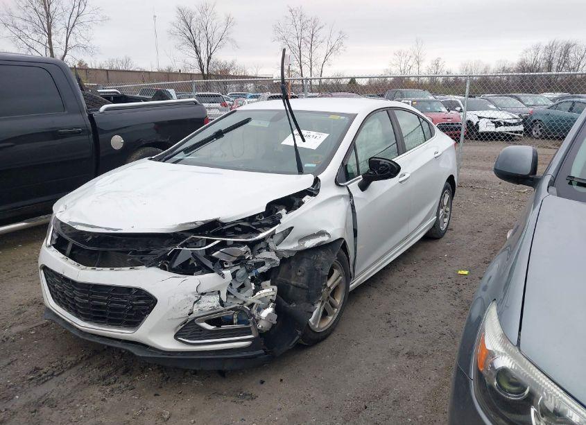 Photo 2 of 2017 Chevrolet Cruze LT AUTO (VIN 1G1BE5SM9H7265129)