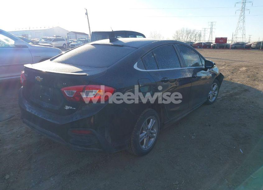 Photo 4 of 2017 Chevrolet Cruze LT AUTO (VIN 1G1BE5SM9H7270962)