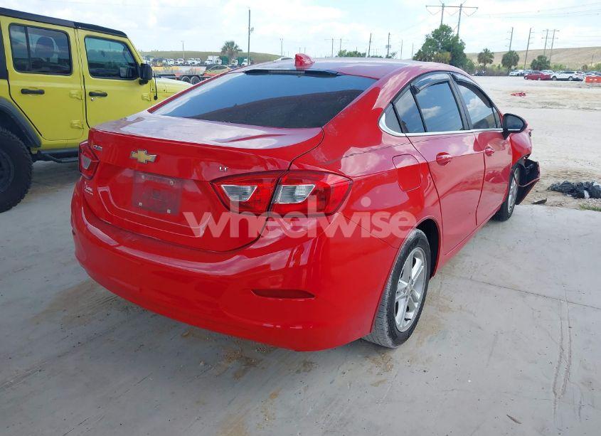 Photo 4 of 2017 Chevrolet Cruze LT AUTO (VIN 1G1BE5SM9H7272906)