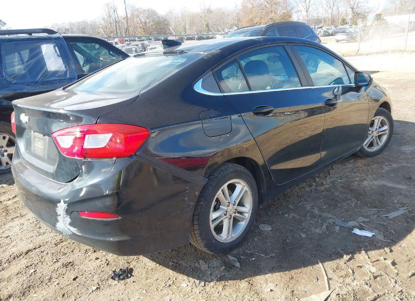 Photo 4 of 2017 Chevrolet Cruze LT AUTO (VIN 1G1BE5SM9H7274185)