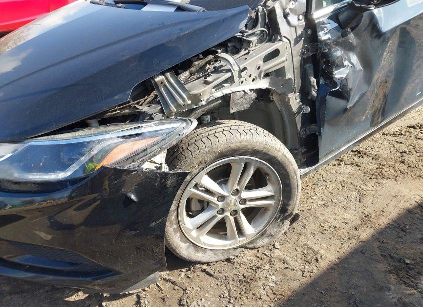 Photo 6 of 2017 Chevrolet Cruze LT AUTO (VIN 1G1BE5SM9H7274185)