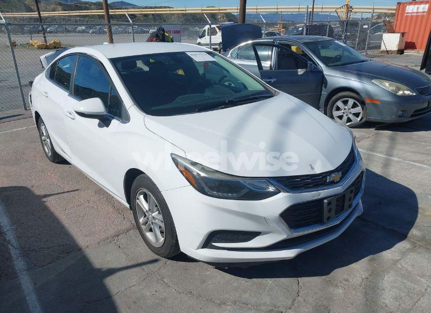 2017 Chevrolet Cruze LT AUTO (VIN 1G1BE5SM9H7277961) main photo
