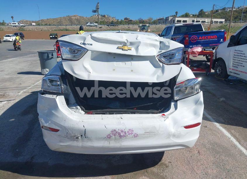 Photo 16 of 2017 Chevrolet Cruze LT AUTO (VIN 1G1BE5SM9H7277961)